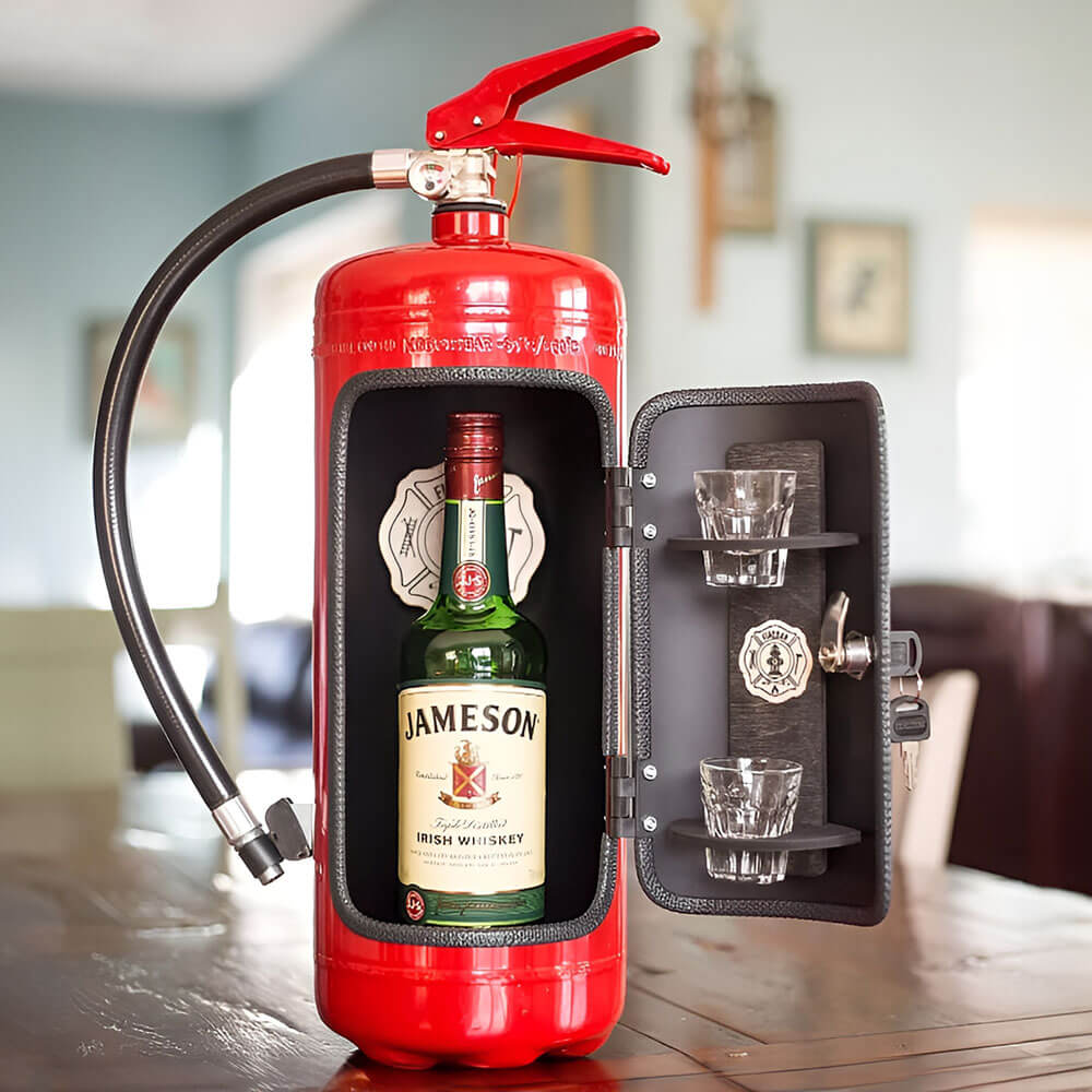FireVault™ | Minibar im Feuerlöscher-Design